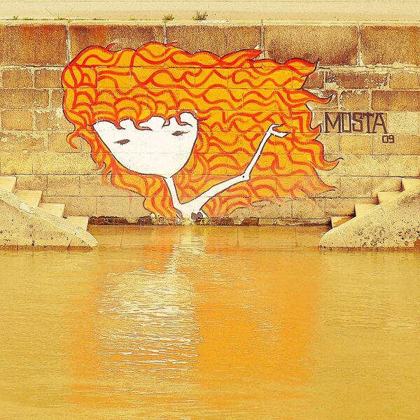 Datei:Donauweibchen Graffiti.jpg