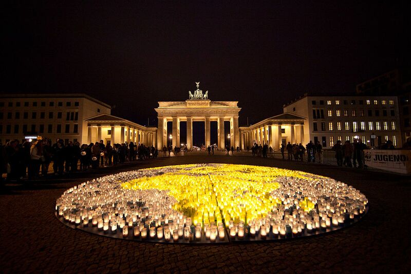 Datei:Earth Hour 2012 am Brandenburger Tor.jpg