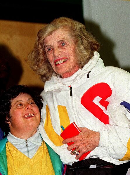 Datei:Erfreute Eunice Kennedy Shriver.jpg