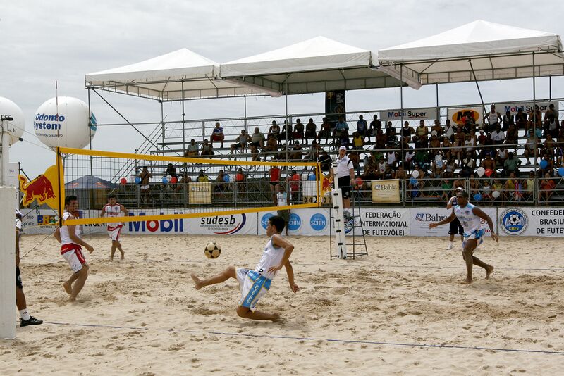 Datei:Footvolley Spiel.jpg