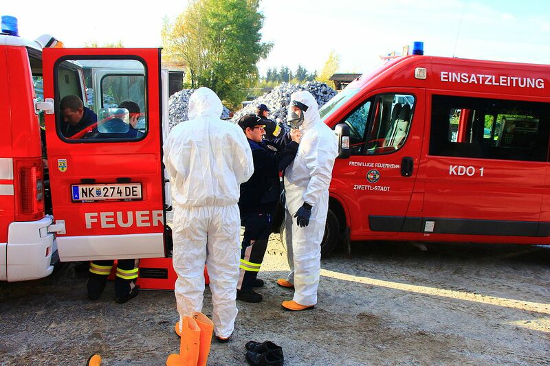 Datei:Freiwillige Feuerwehr.jpg