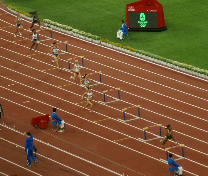 Datei:Hürdenlauf der Damen.jpg