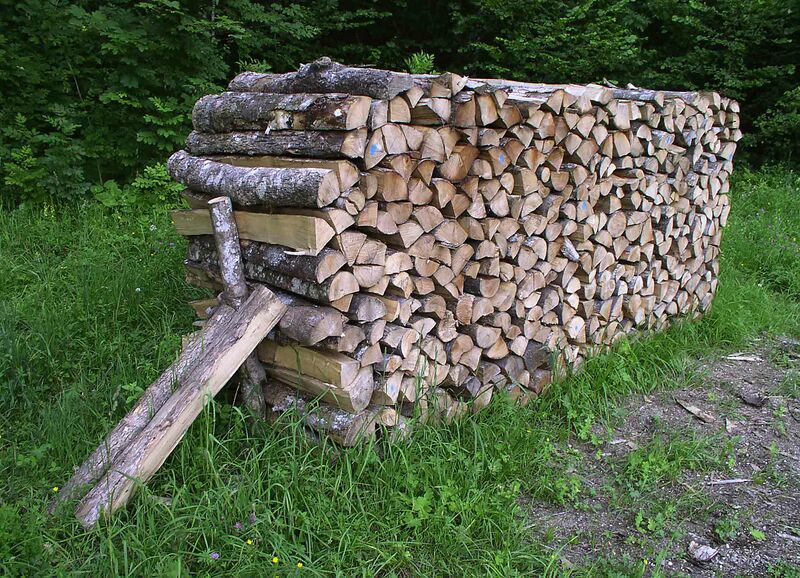 Datei:Holzstapel.jpg