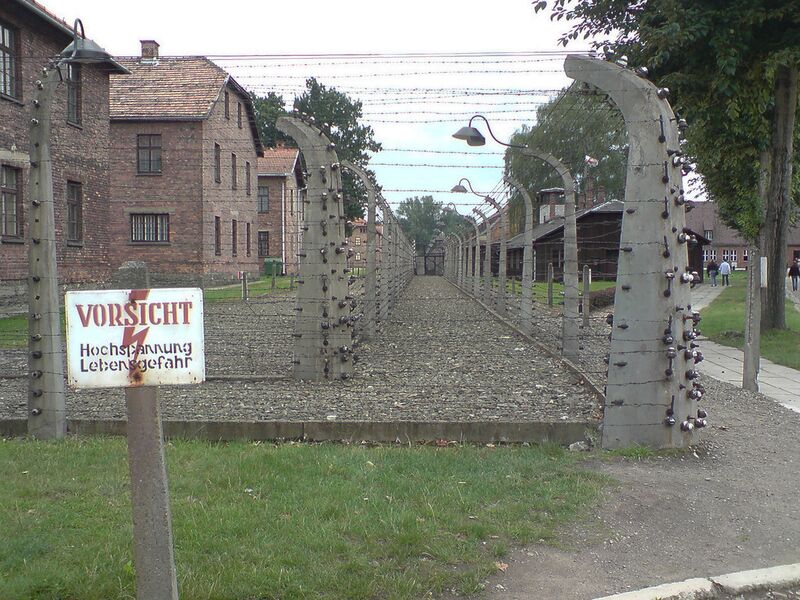 Datei:KZ Auschwitz Schild.jpg