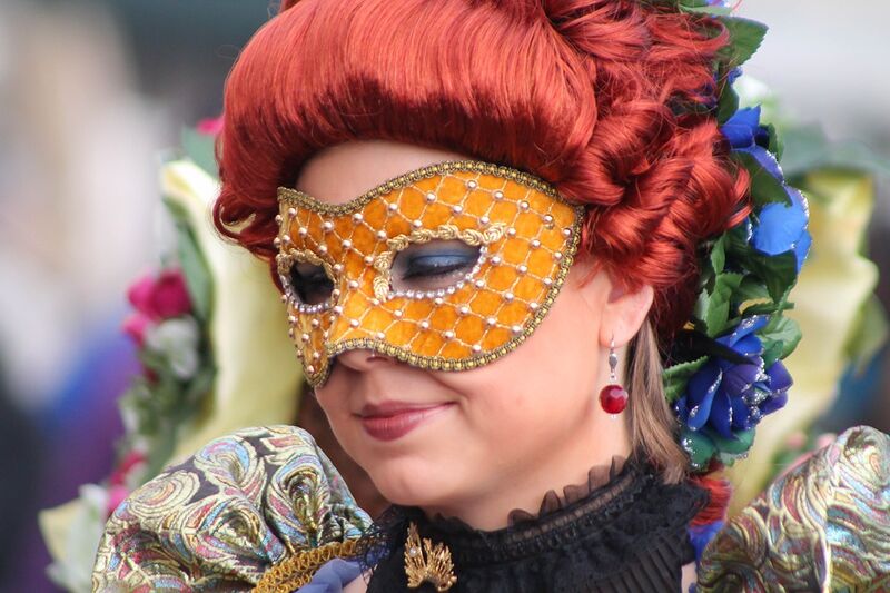 Datei:Karneval Venedig Halbmaske.jpg