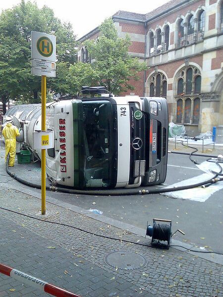 Datei:LKW Unfall.jpg