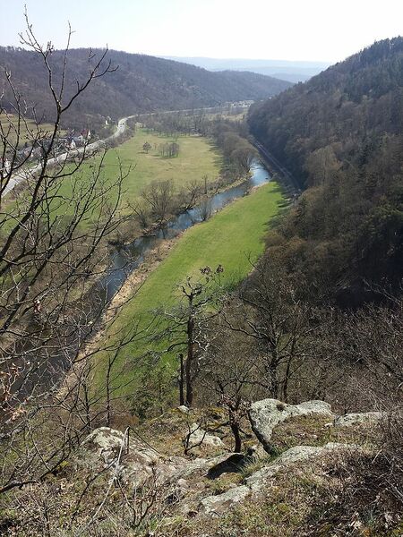 Datei:Schimmelsprung Fels.jpg