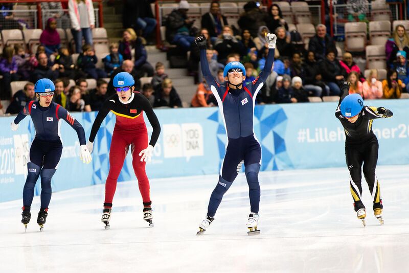 Datei:Short Track Zieleinlauf.jpg