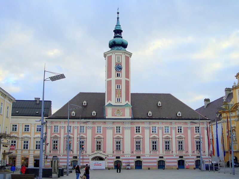 Datei:St Pölten Rathaus.jpg