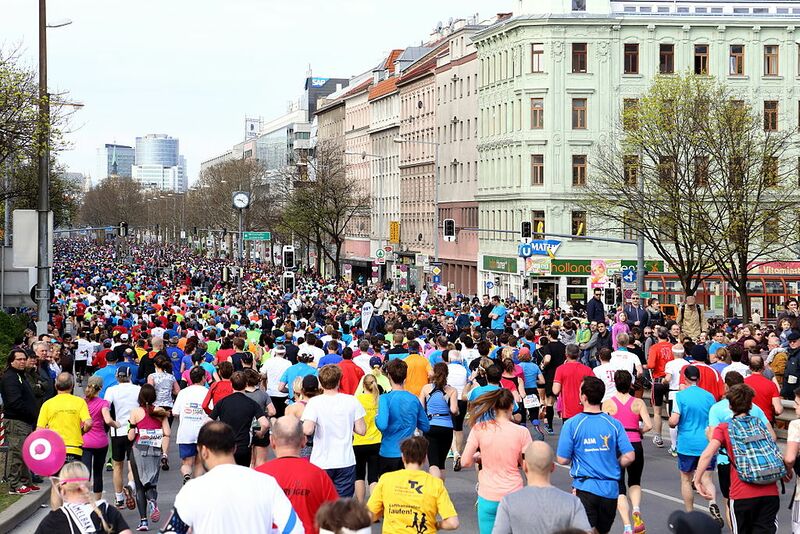 Datei:Vienna City Marathon 2015 - Lassallestraße.jpg